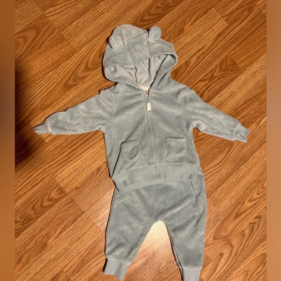 Carter’s Baby Outfit - Picture 2 of 4